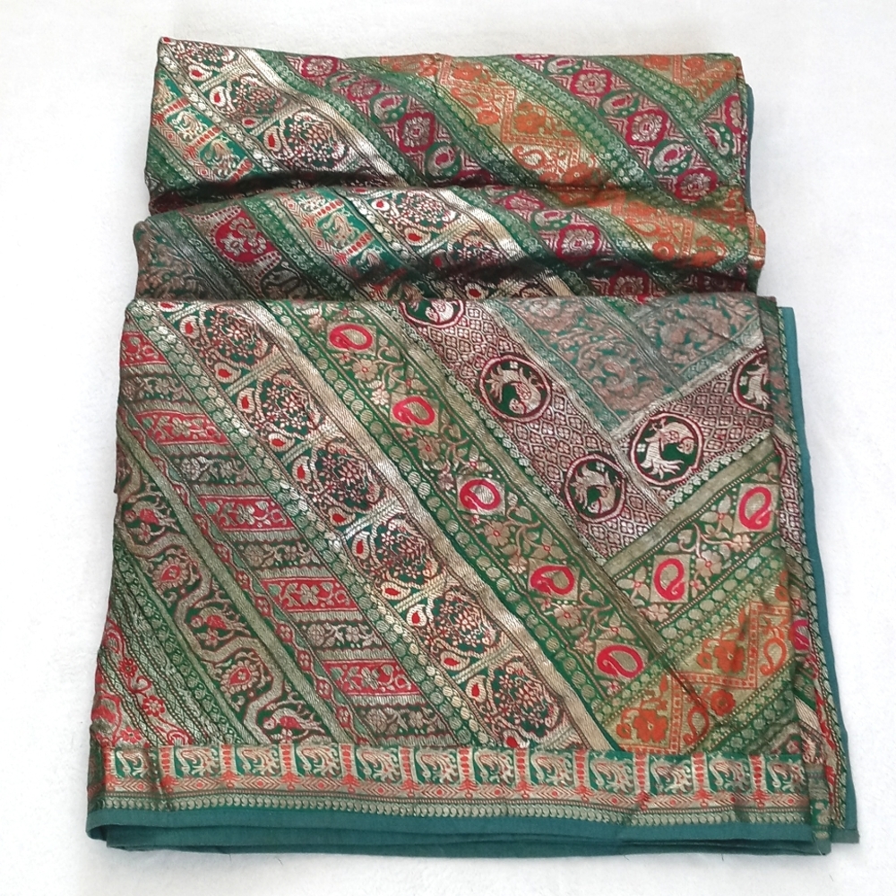 Unique Gorgeous Silk Queen Green Patchwork Batik Bedspread / Tapestry from India